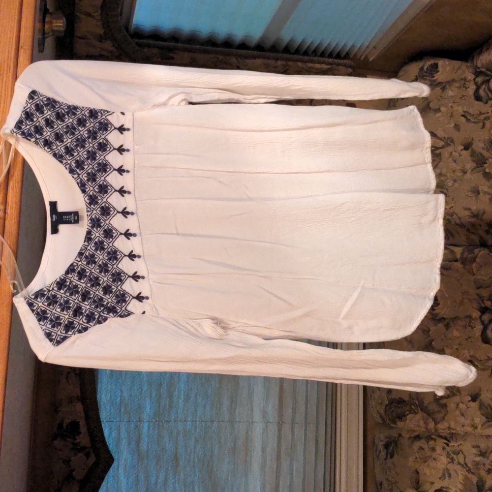 Gap, XS, navy blue and white shirt